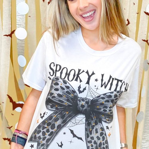 Wit griezelig heksen T-shirt met luipaardprint, strik en vleermuismotief voor Halloween