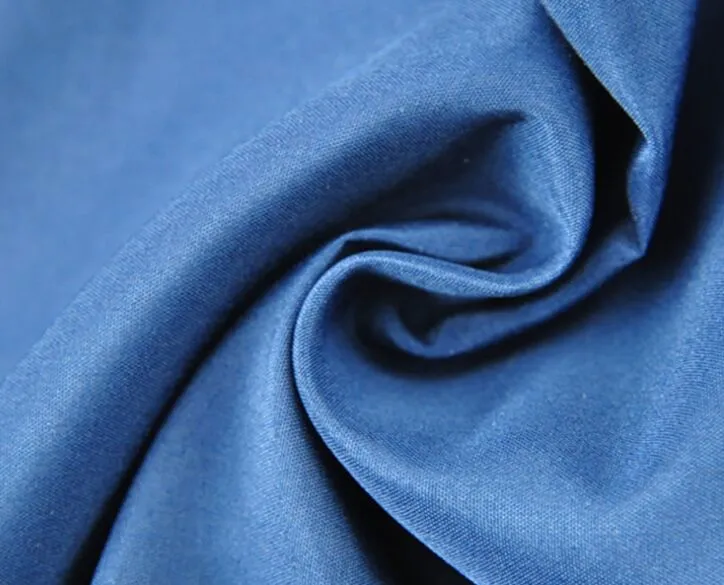 Tissu pongé, textile tissé léger