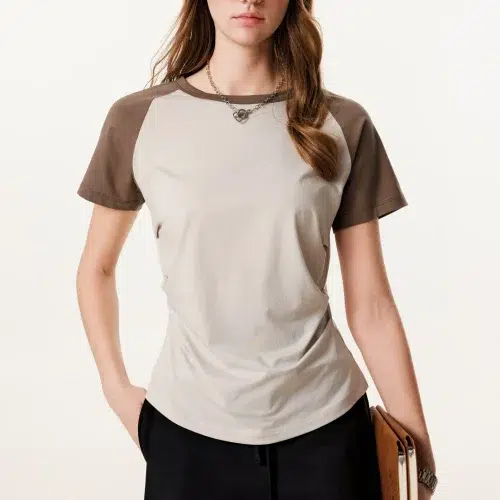 Camiseta Raglan Feminina em Modal | Blusa de Manga Curta com Blocos de Cor