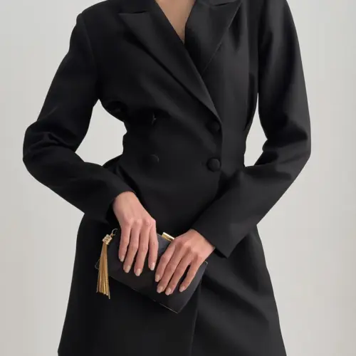 Rochie sacou albă pentru femei – Rochie mini croită cu mânecă lungă și două nasturi