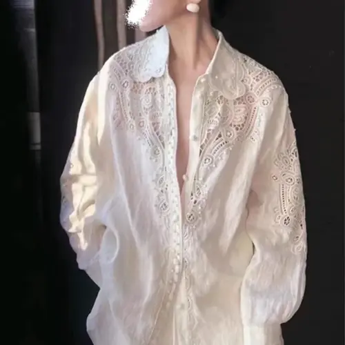 Elegant dameskjorte med broderi i hør og blonder