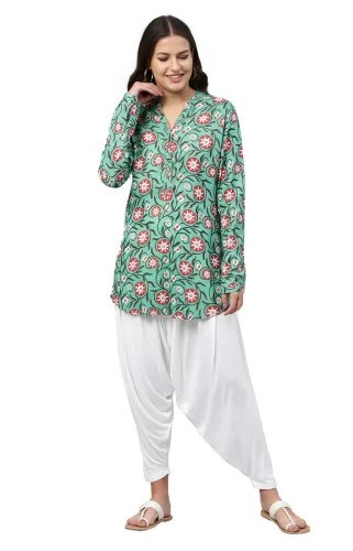 -1117Wx1400H-465415286-white-MODEL5