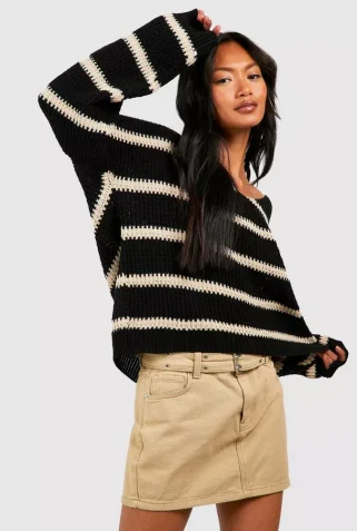 female-black-chunky-oversized-stripe-v-neck-sweater