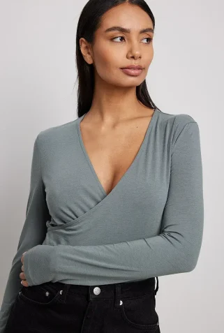 nakd_wrap_top_1018-008393-0008_0049